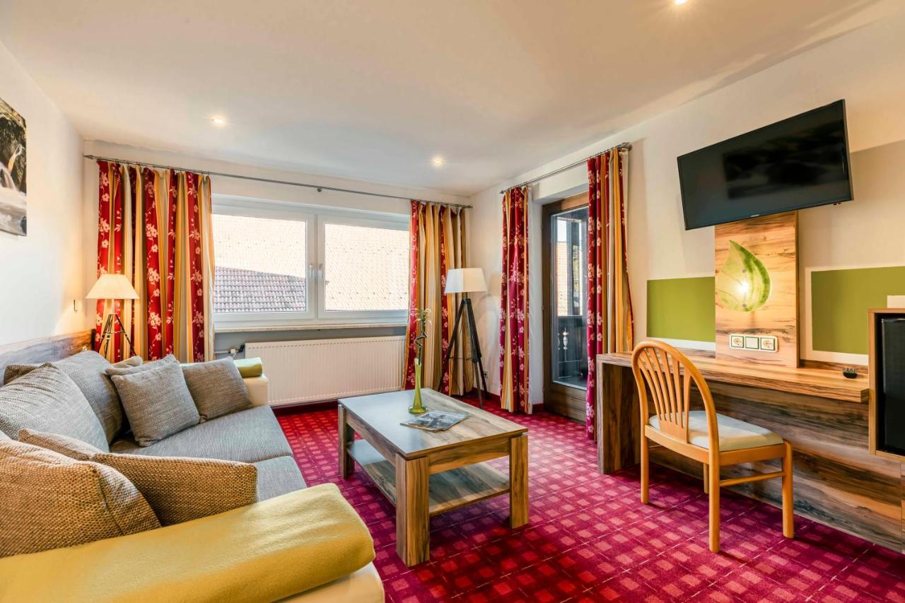 Landhotel Gruenwies -Bonsai-Wellness Garni (Adults Only) Лоберг Екстериор снимка