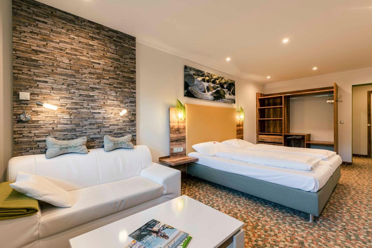 Landhotel Gruenwies -Bonsai-Wellness Garni (Adults Only) Лоберг Екстериор снимка